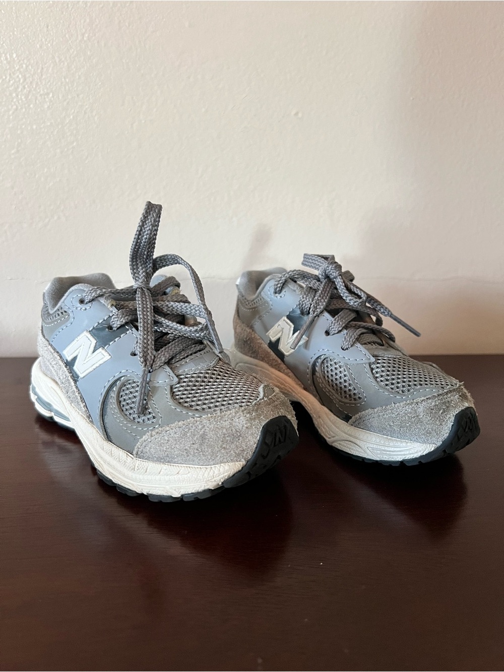 New Balance 2002R Sneakers